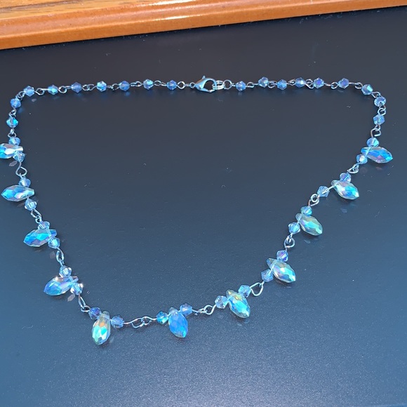 🌺Beautiful crystal antique finish necklace🌺 - Picture 8 of 8